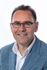 Profile image for Councillor Warren Smith